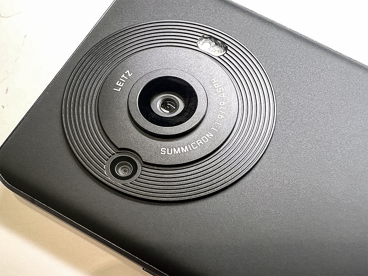 Sharp-Aquos-R8-Pro